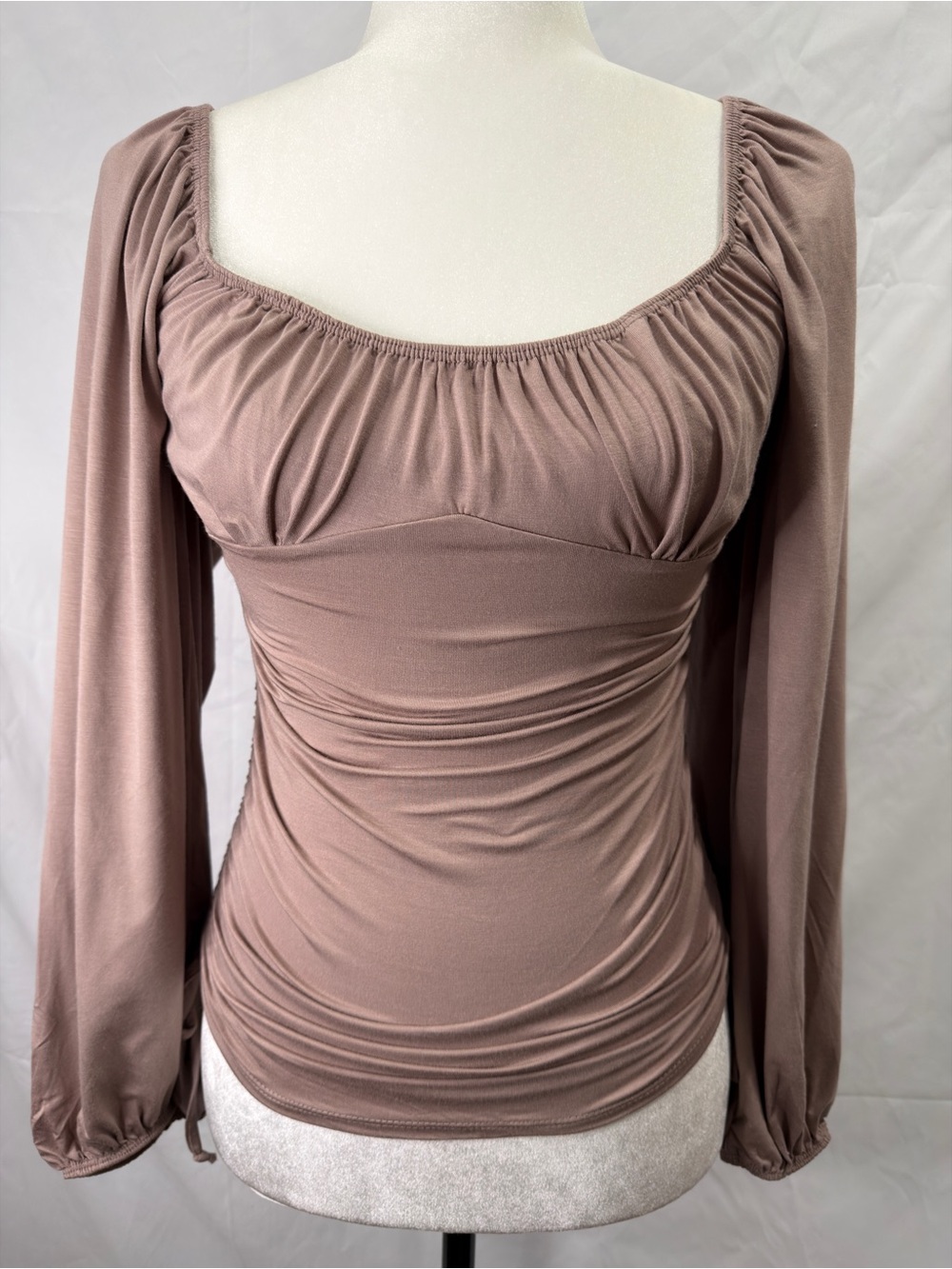 Ruched Scoop-Neck Long Sleeve Top in Mauve